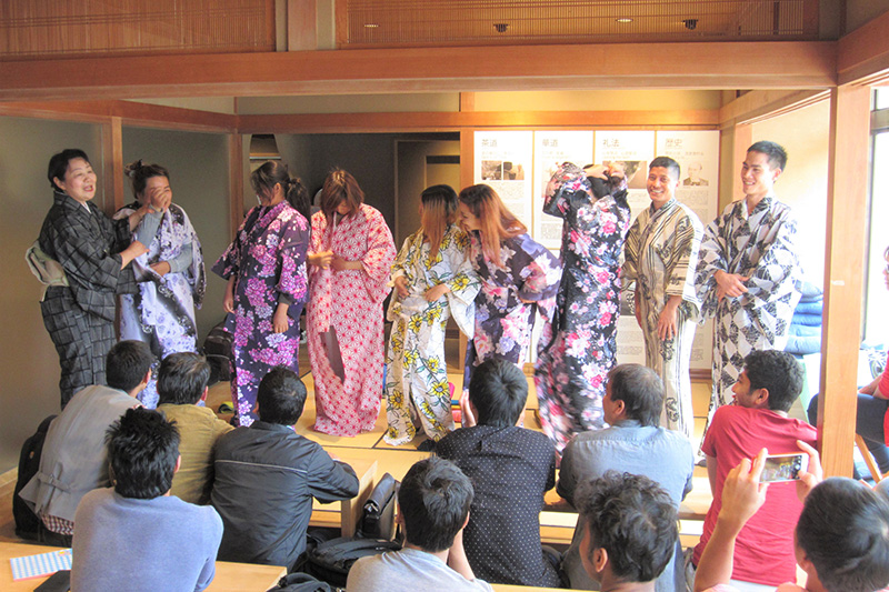 日本文化授業「ゆかた授業」